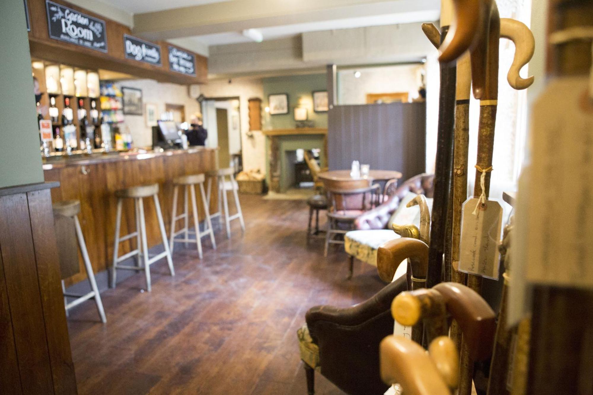 The Wheatsheaf Inn 肯德尔 外观 照片