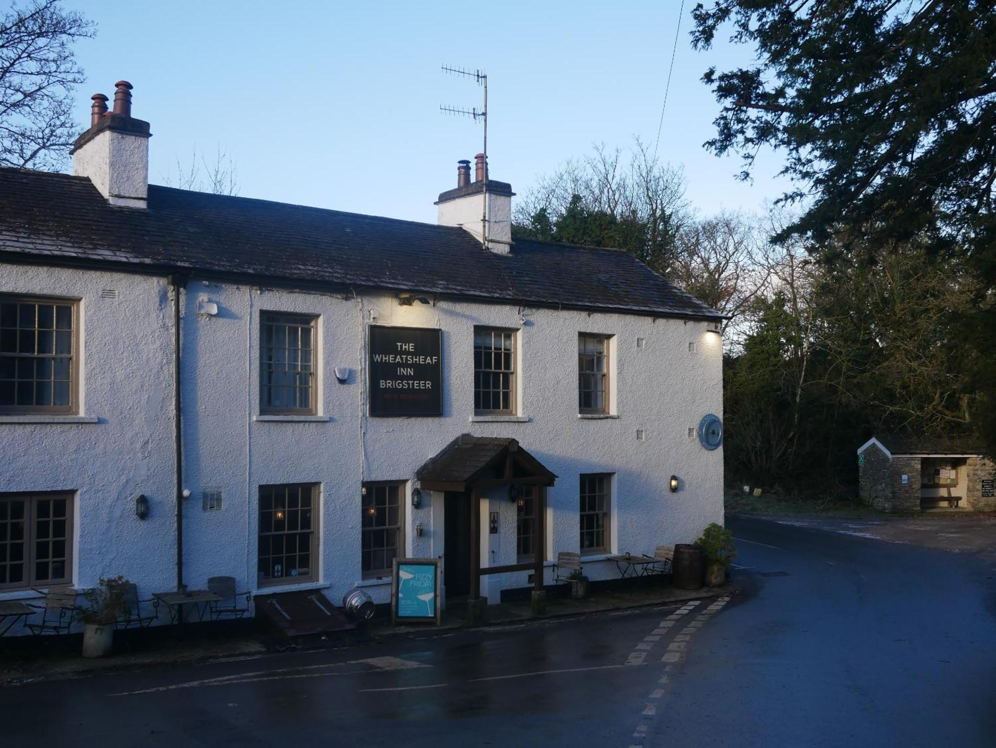 The Wheatsheaf Inn 肯德尔 外观 照片