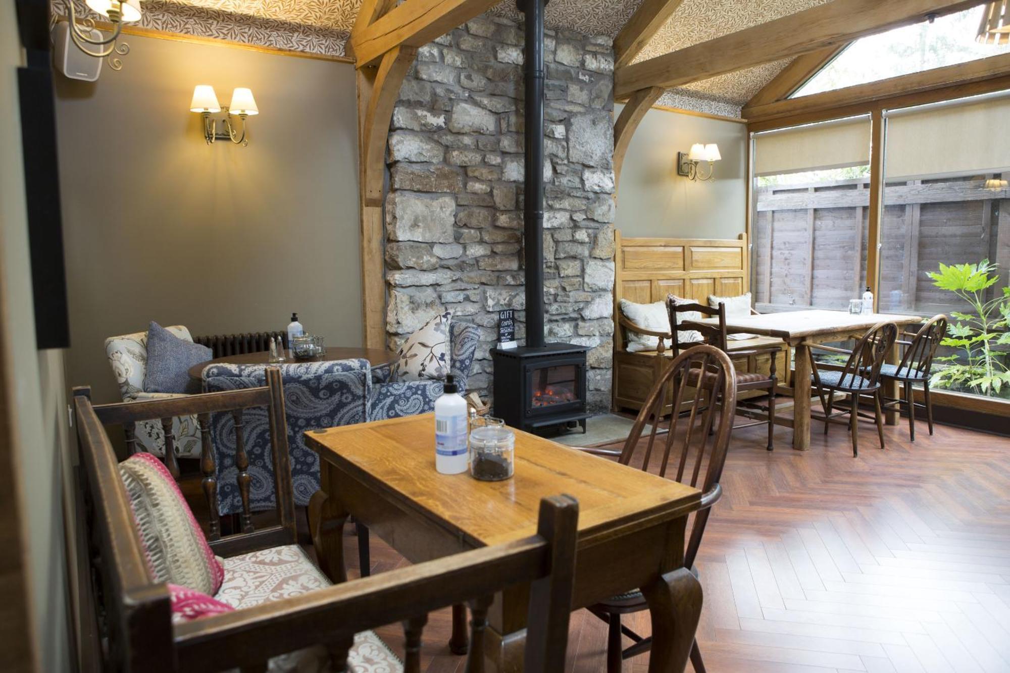 The Wheatsheaf Inn 肯德尔 外观 照片