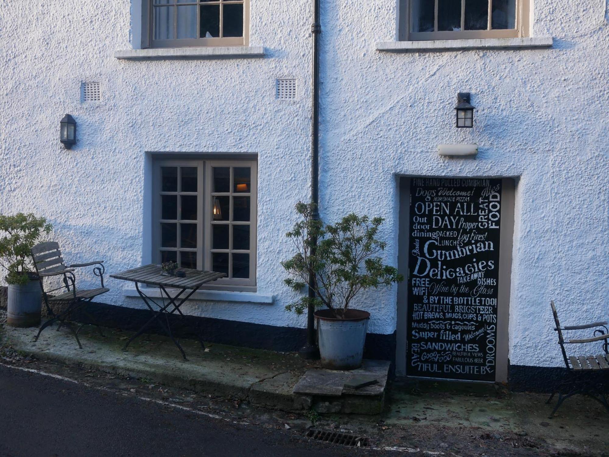 The Wheatsheaf Inn 肯德尔 外观 照片